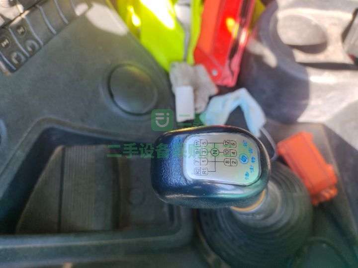 出售18年8月后八輪德龍350馬力自卸車(chē)5.6大箱車(chē)況原版