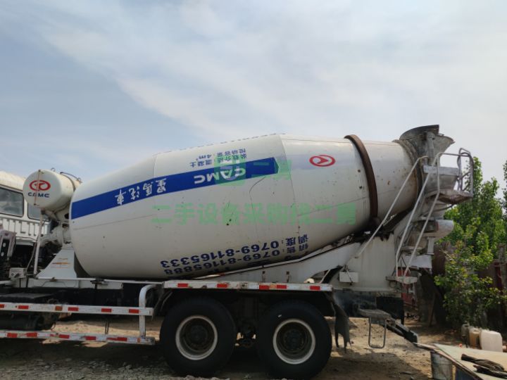 出售華菱星馬攪拌車，上裝大12方罐