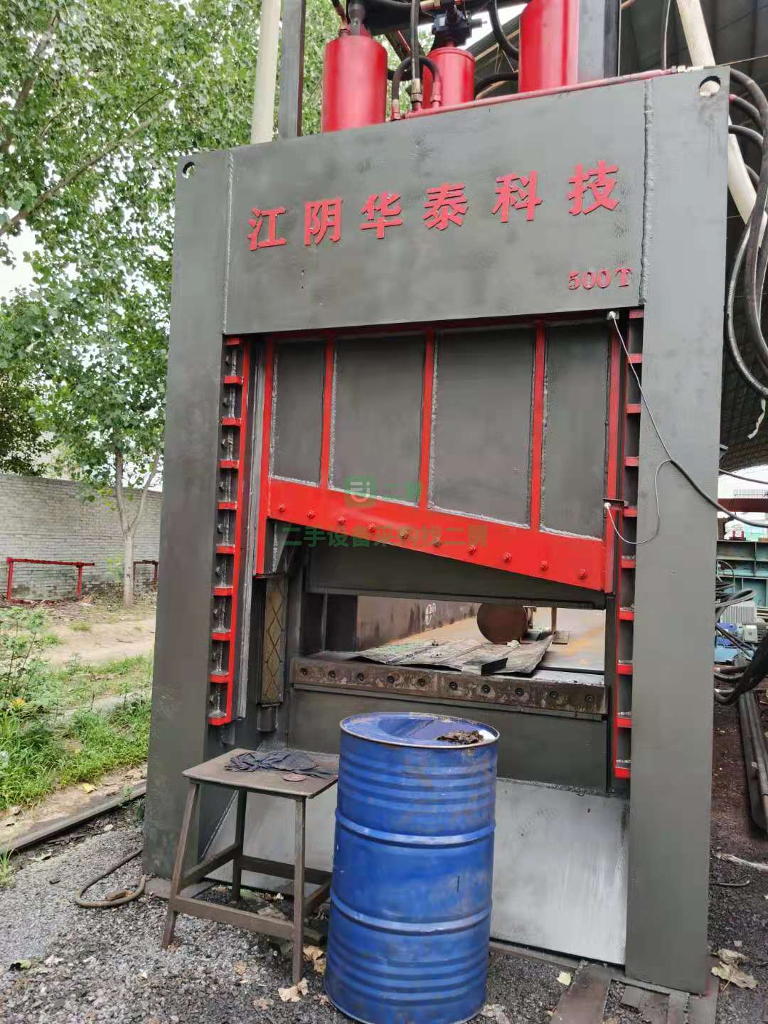 出售江陰華泰產500噸龍門剪刀口1.6米雙45千瓦電機，送料7米，油缸推送帶蓋子