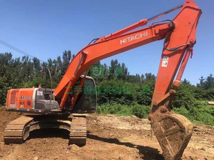 出售二手八成新的日立200-3挖掘機