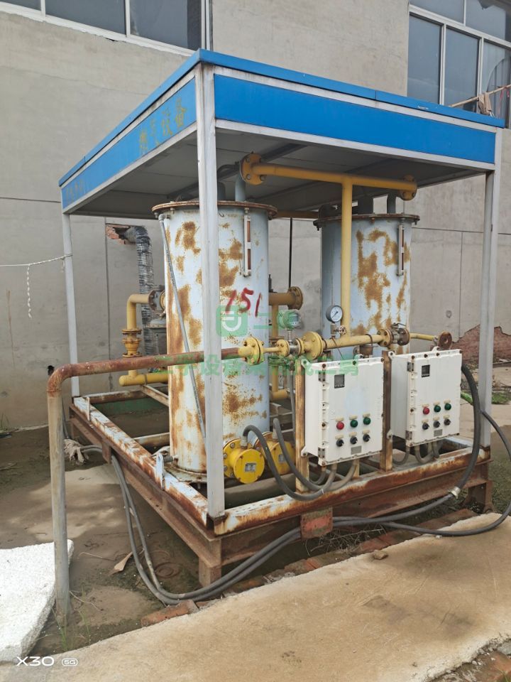 出售雙兩千汽化器一套。300卸車增壓。輔熱，5根軟管，雙調帶