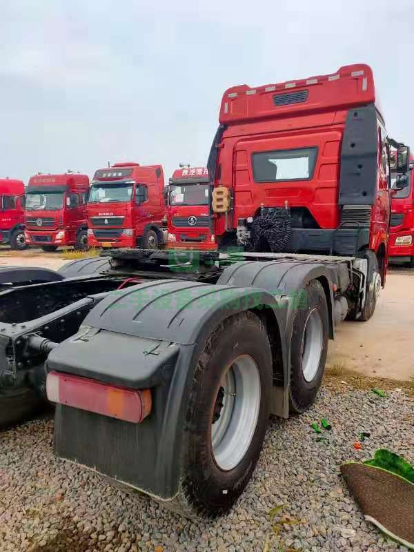 出售牽引車2019年年底車中國一汽解放460馬力價格21萬