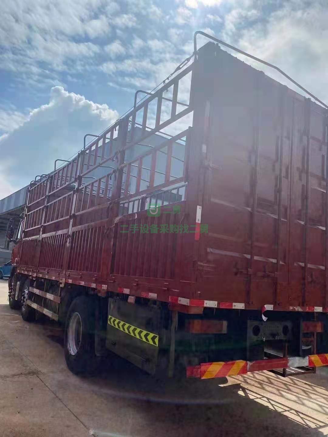 出售乘龍前四后四7.8米高欄貨車