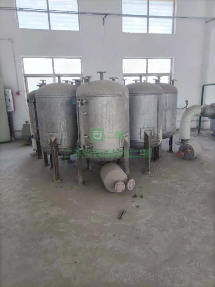 出售二手九成新的正牌軍壓力儲罐