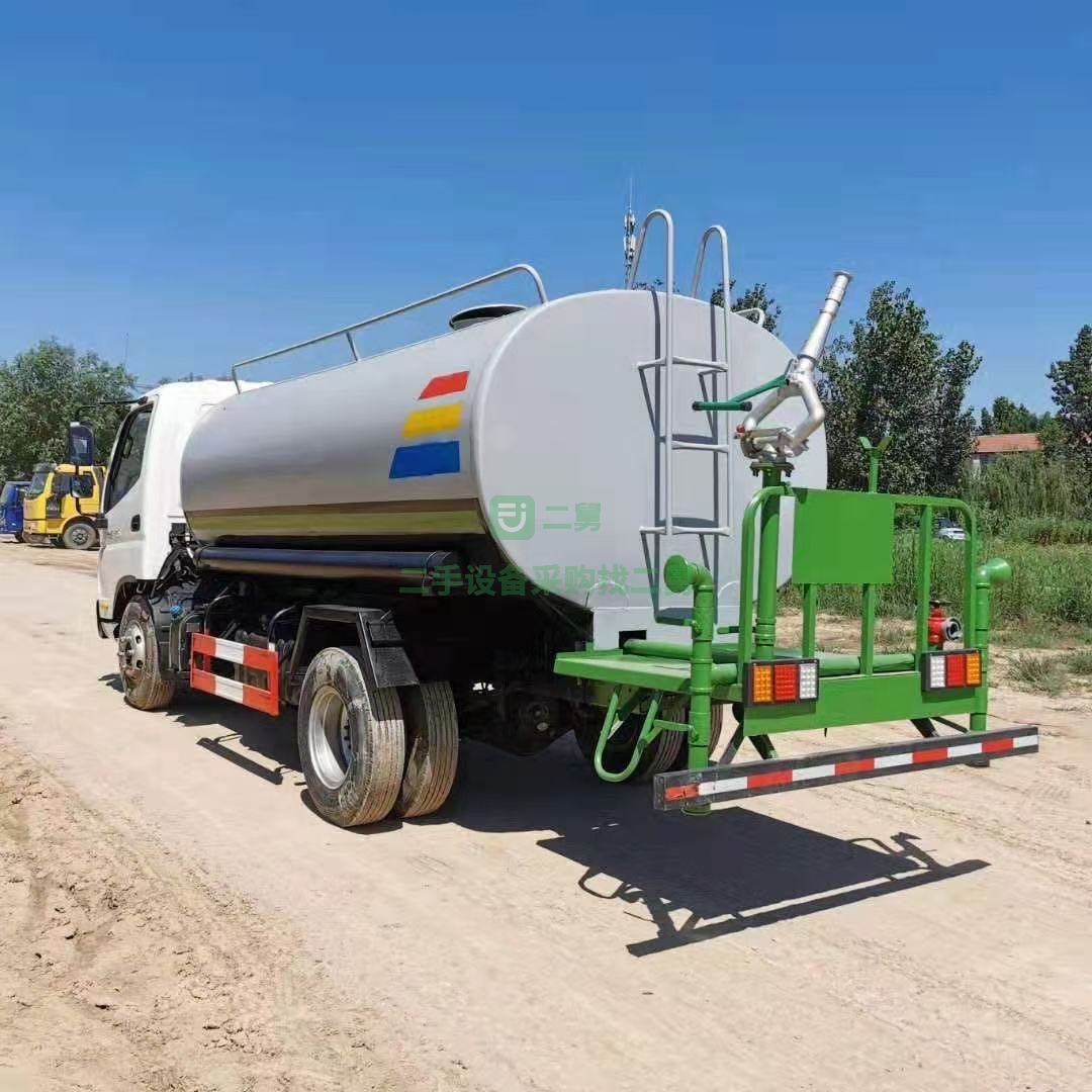 出售奧鈴8立方灑水車，國五車，濰柴發(fā)動機(jī)