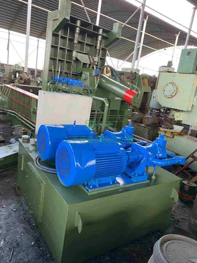 出售二手九成新的萬事達250T金屬液壓壓塊機