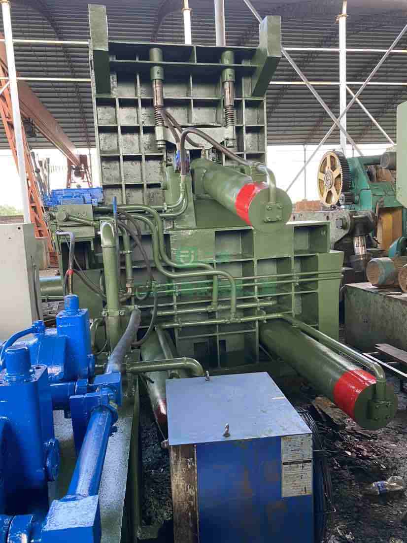 出售二手九成新的萬事達250T金屬液壓壓塊機