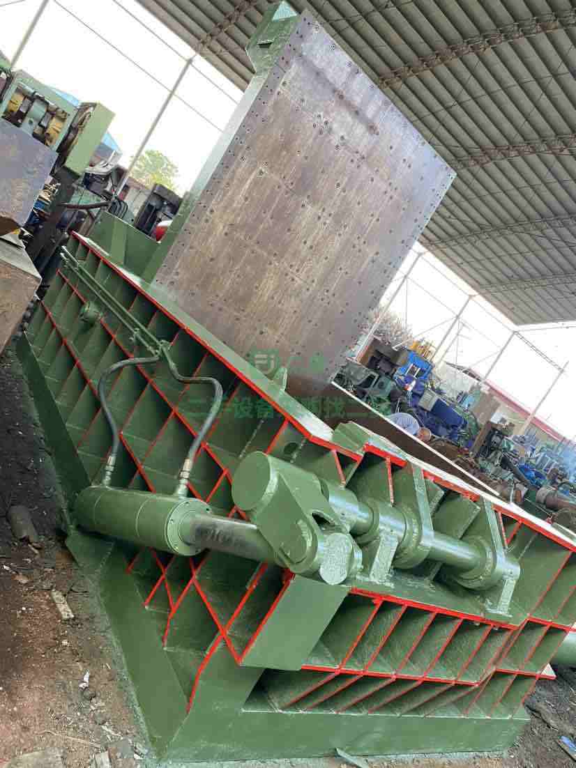 出售二手九成新的萬事達250T金屬液壓壓塊機