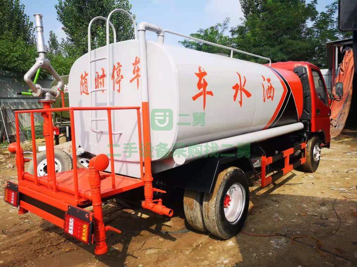 出售歐馬可117馬力五噸灑水車(chē)