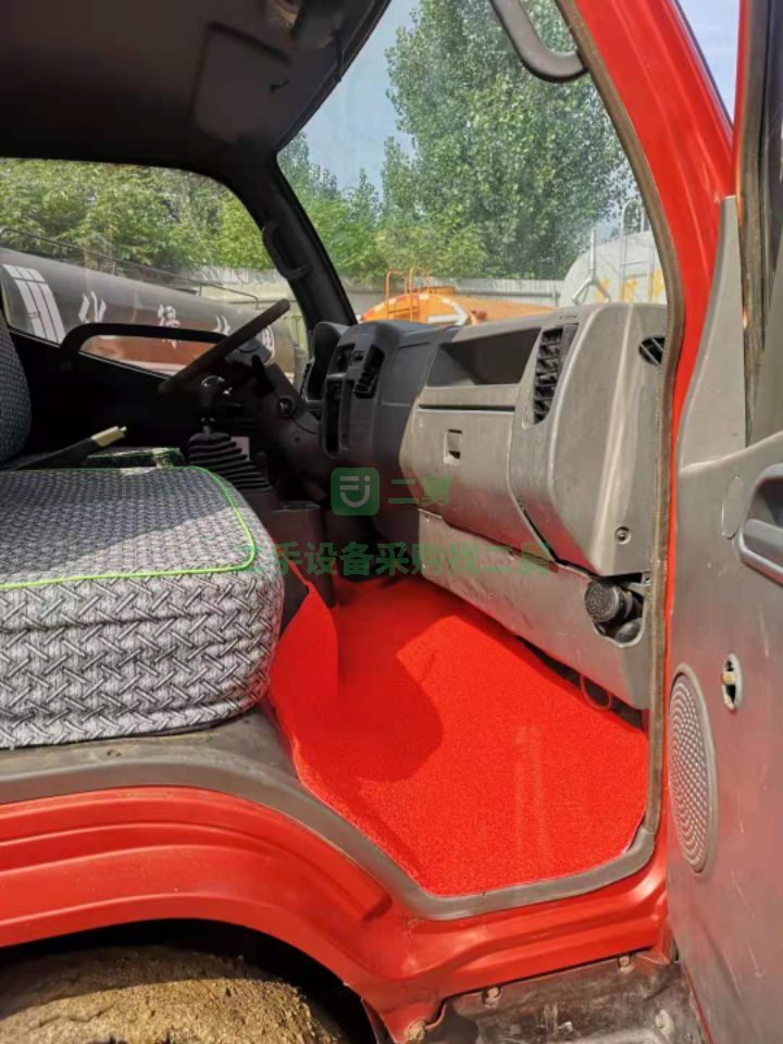出售歐馬可117馬力五噸灑水車(chē)