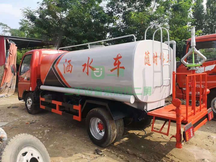 出售歐馬可117馬力五噸灑水車(chē)