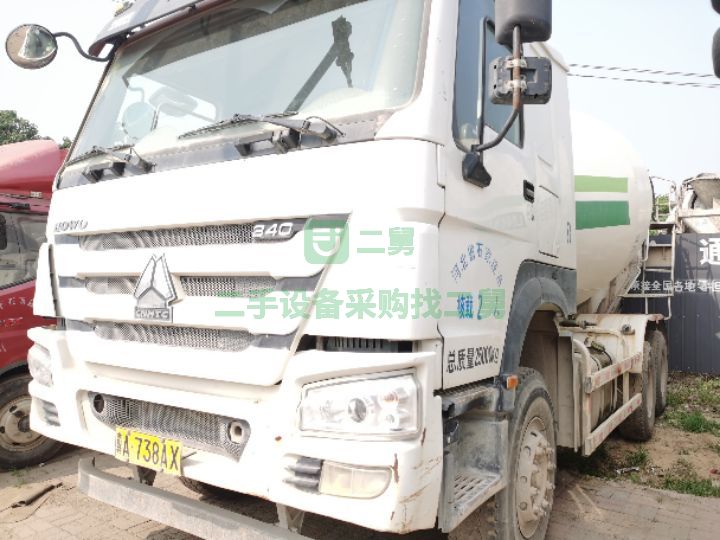 出售二手的豪沃凌宇攪拌車大15方攪拌車