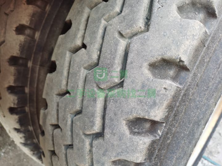 出售華凌水泥攪拌車，星馬上裝，進口減速機馬悍馬動力，奔馳橋