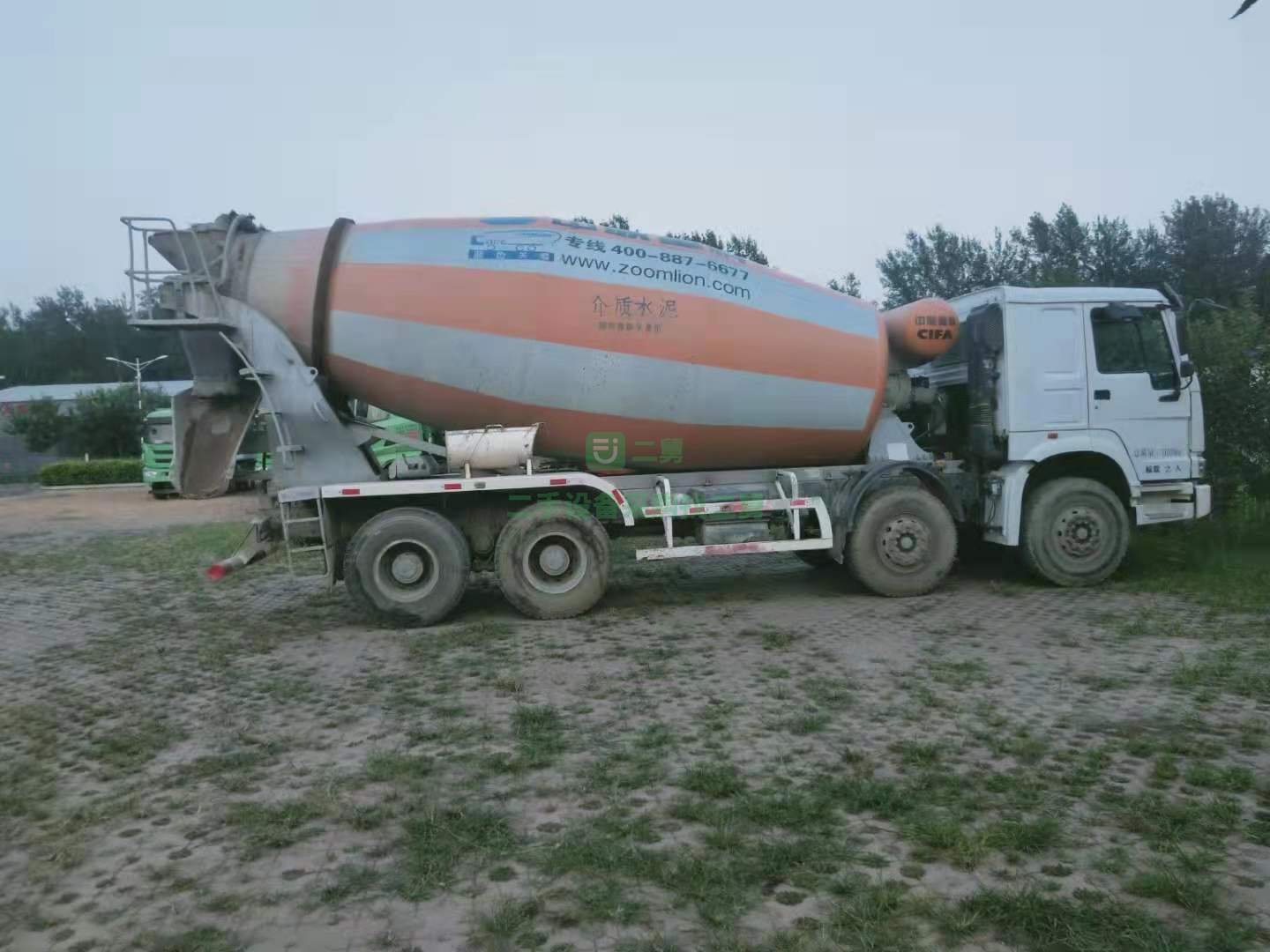出售攪拌車2013年豪沃中聯16方