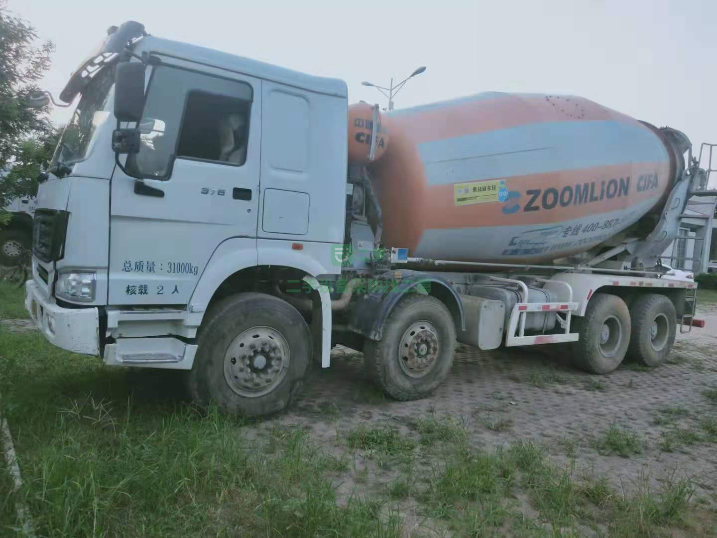 出售攪拌車2013年豪沃中聯16方
