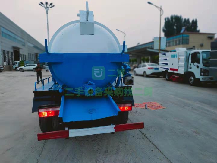 出售東風福瑞卡吸污車