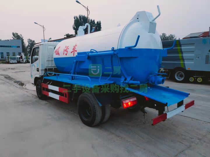 出售東風福瑞卡吸污車