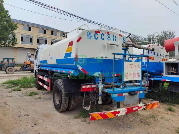 出售二手的東風福瑞卡10方灑水車
