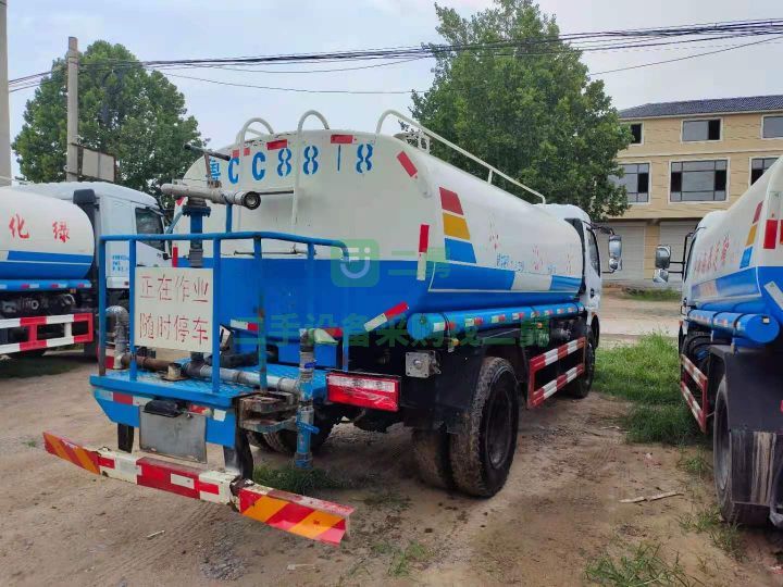 出售二手的東風福瑞卡10方灑水車