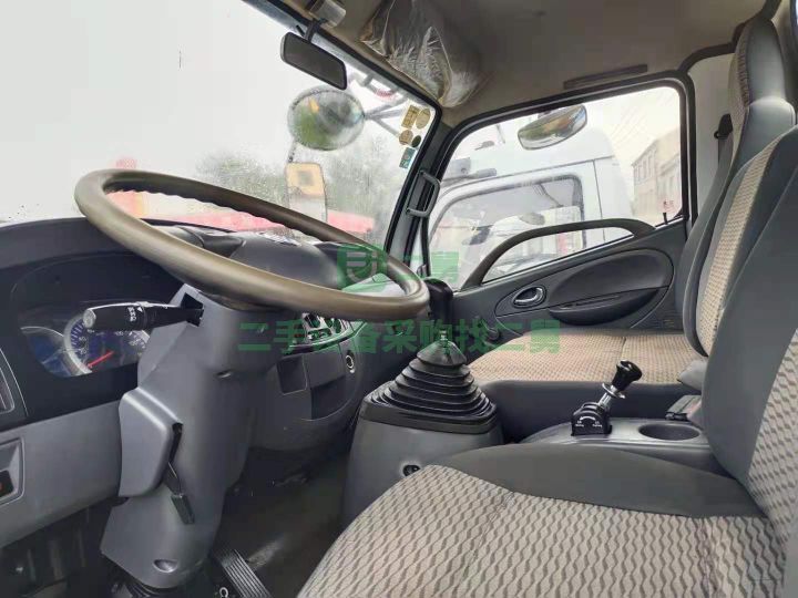 出售二手的東風福瑞卡10方灑水車