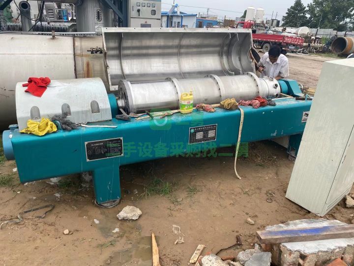 出售二手九成新的臥螺離心機(jī)