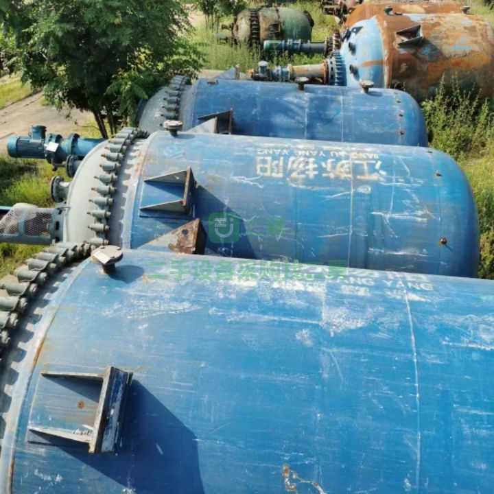 出售二手九成新的江蘇楊陽搪瓷反應釜