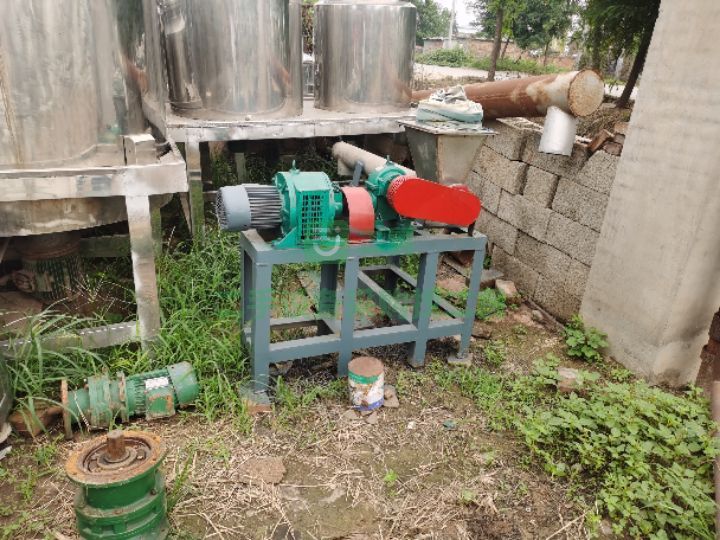 出售二手九成新的60型氣流粉碎機