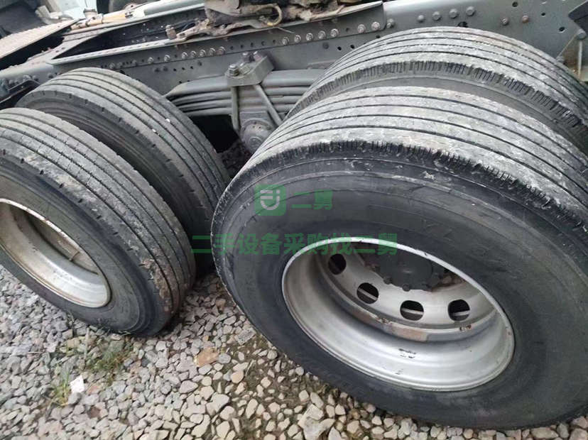 出售17年汕德卡440馬力牽引車一輛