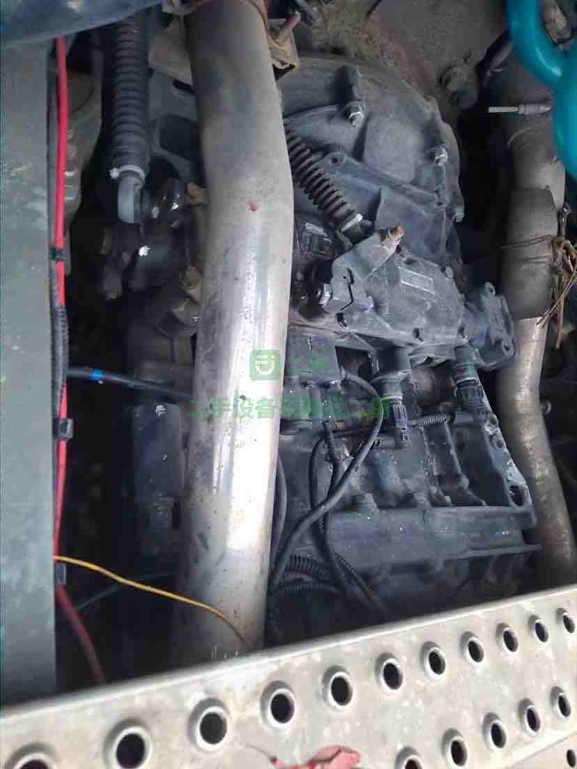 出售17年汕德卡440馬力牽引車一輛