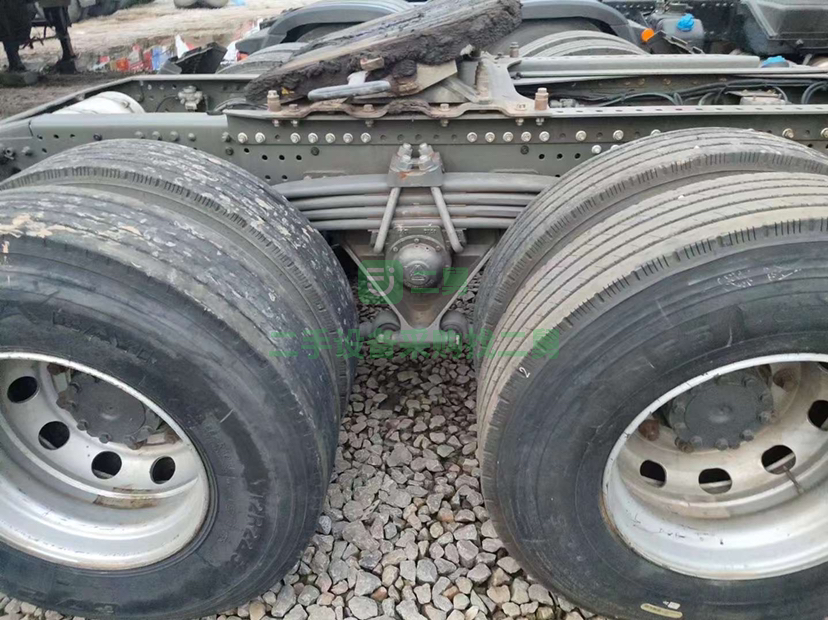 出售17年汕德卡440馬力牽引車一輛