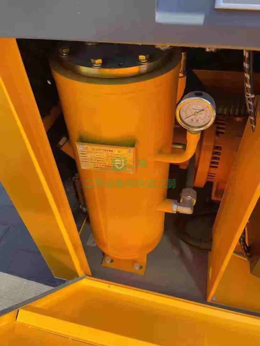 出售二手九成新的永磁變頻空壓機