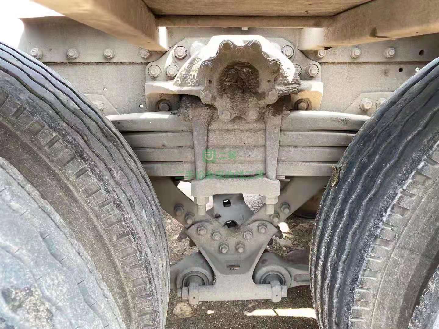 出售2018年1月紅巖杰獅牽引車430馬力帶獨立空調帶三百萬大保險