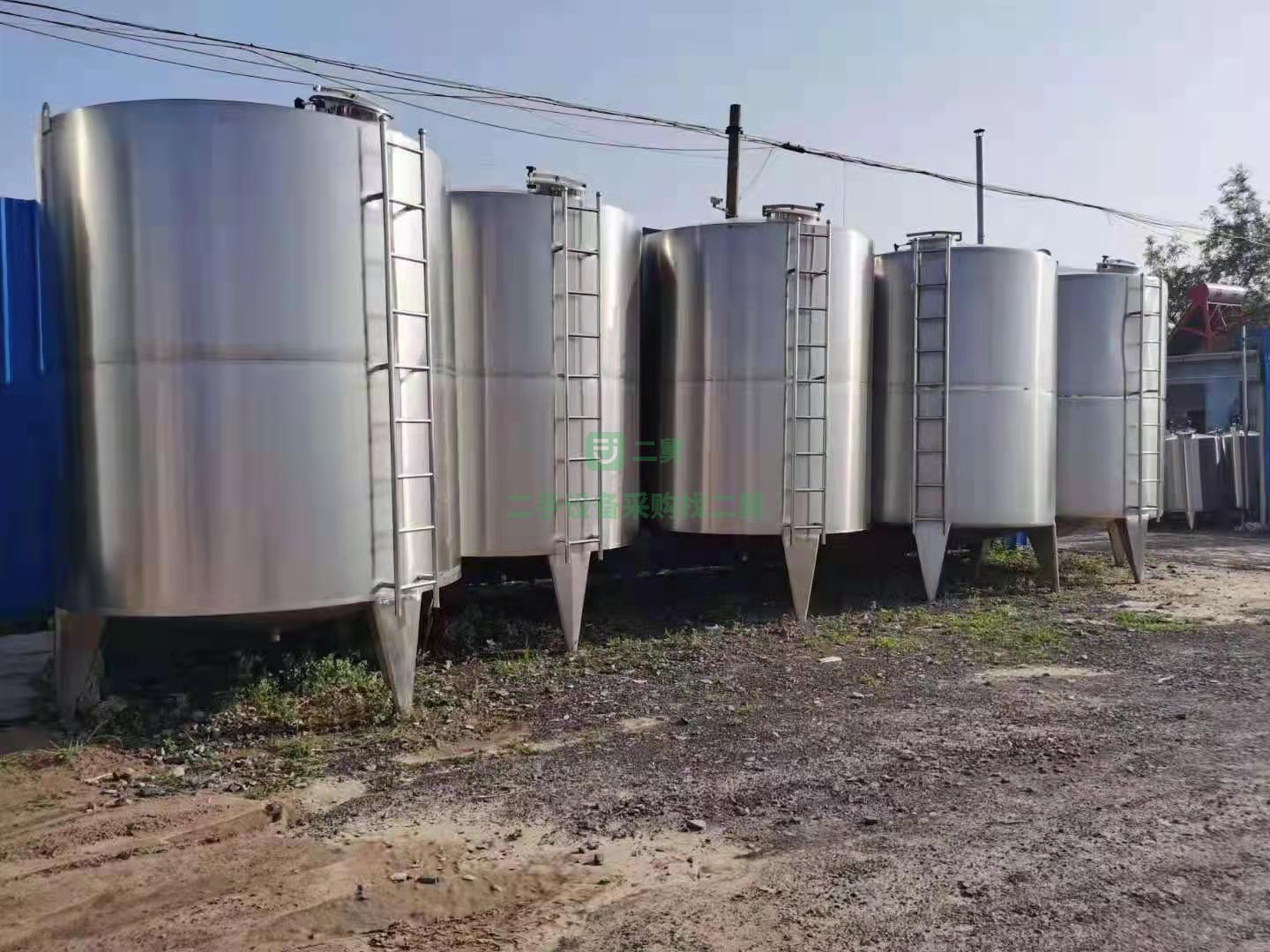 出售二手儲罐干凈質(zhì)量好