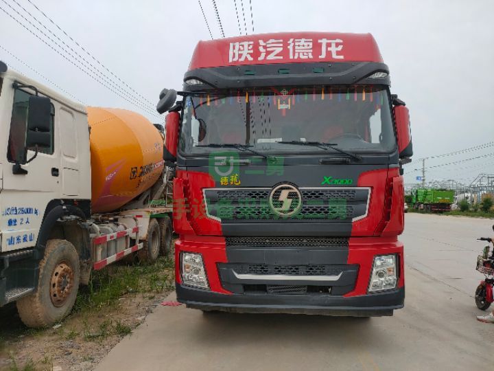 出售19年陜汽重卡德龍X3000牽引車550馬力雙驅(qū) 手續(xù)齊全