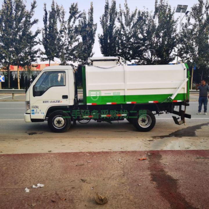 出售一臺國五福田小卡之星2掛桶垃圾車帶推鏟