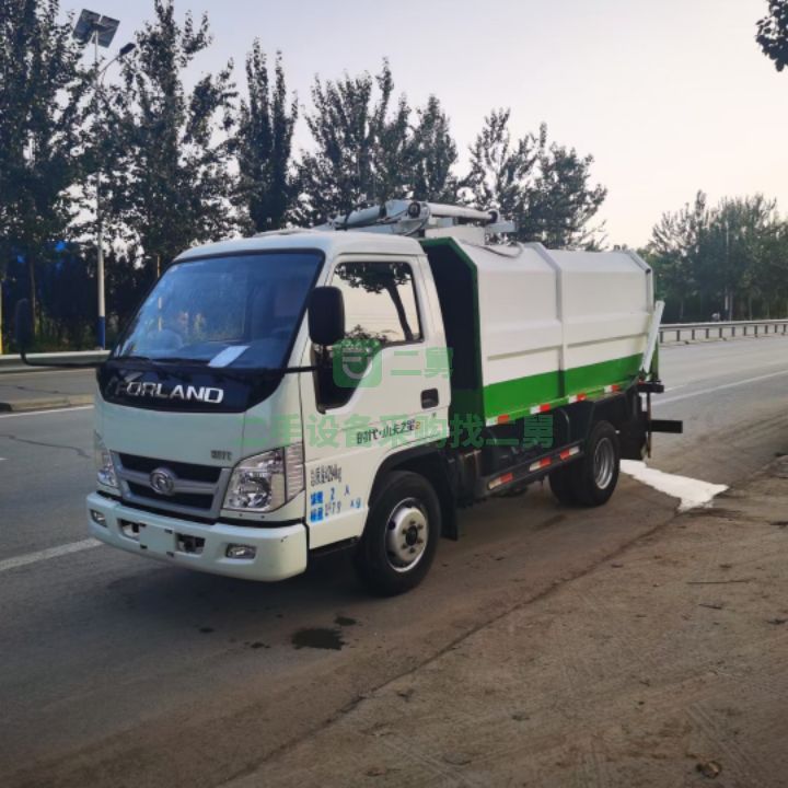 出售一臺國五福田小卡之星2掛桶垃圾車帶推鏟