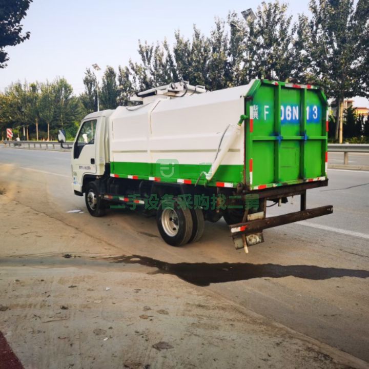 出售一臺國五福田小卡之星2掛桶垃圾車帶推鏟