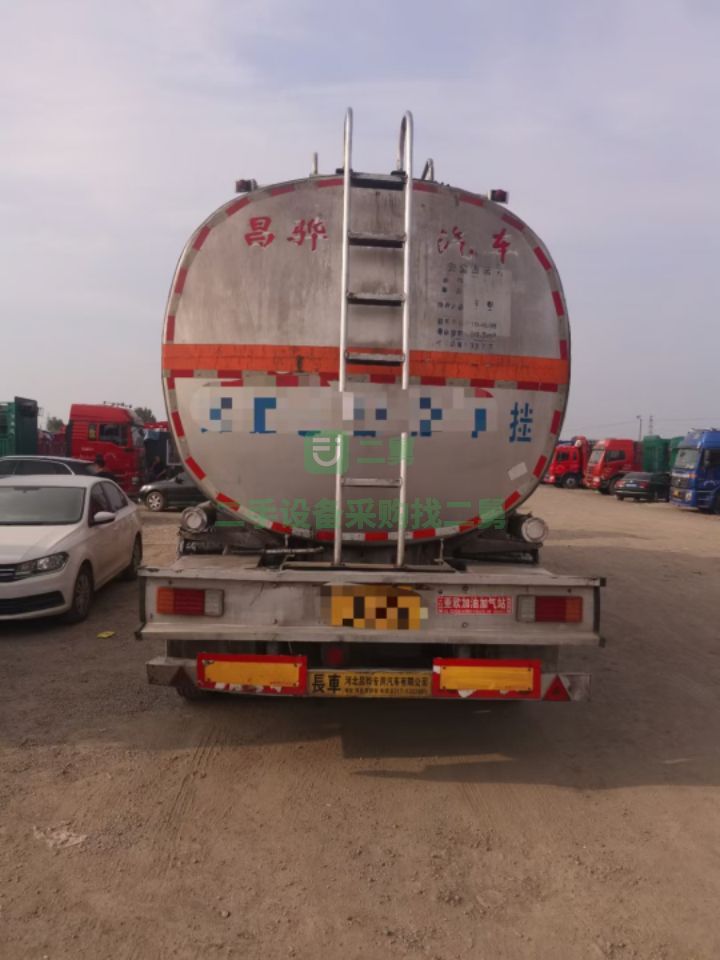 出售剛到家39方鋁合金食用油罐車，全車鋁合金鋼圈，輪胎八成新