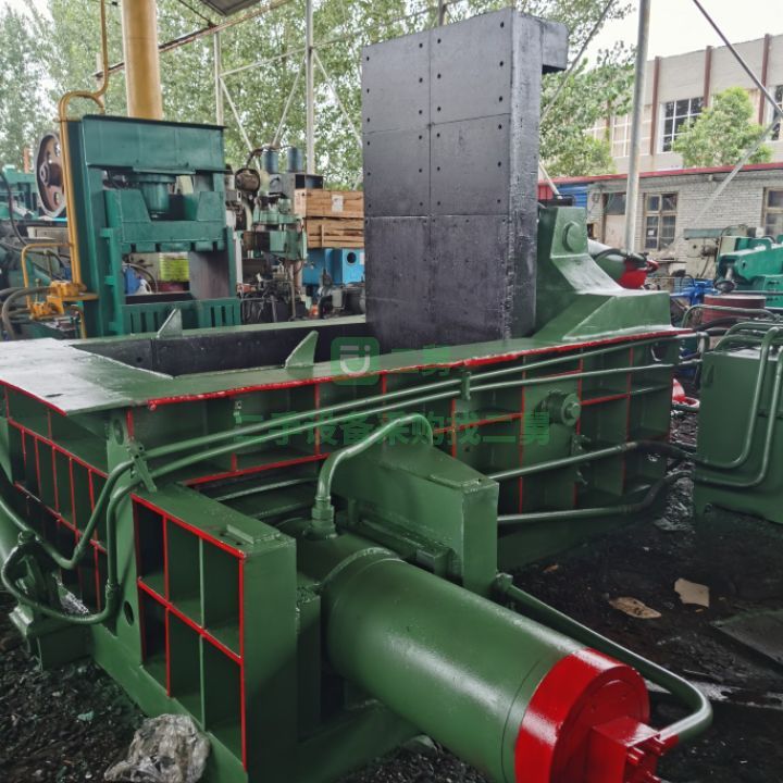出售大保養(yǎng)200噸華宏金屬壓塊機(jī)