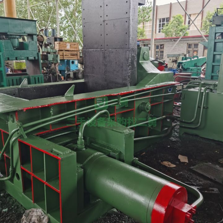 出售大保養(yǎng)200噸華宏金屬壓塊機(jī)