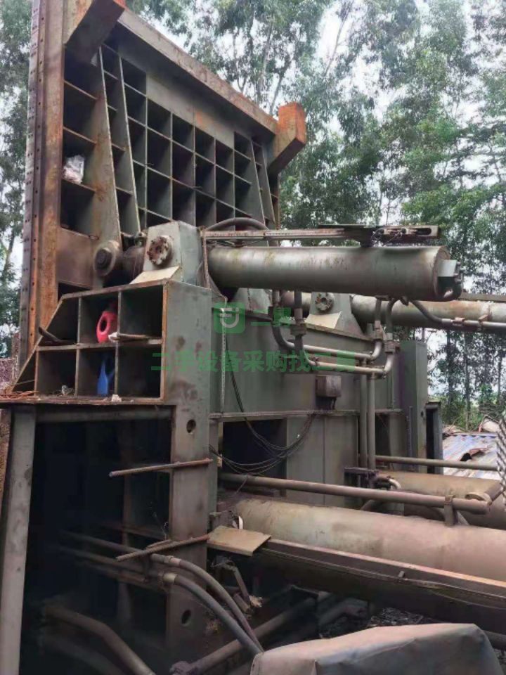 出售二手的江陰華宏630噸金屬壓塊機