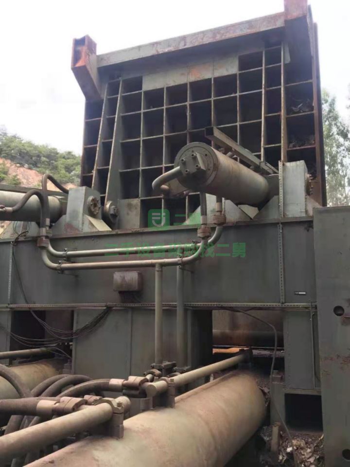 出售二手的江陰華宏630噸金屬壓塊機