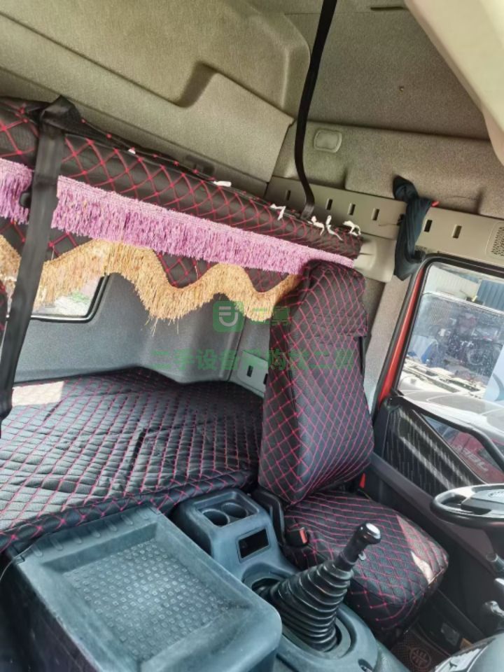 出售19年二手解放J6P-420馬力國五牽引車