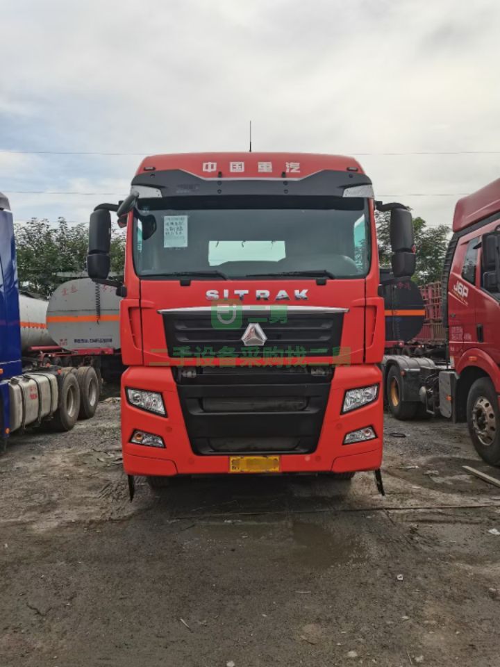 出售19年7月汕德卡C7H-540馬力帶液緩，國五排放 雙驅輕體牽引車