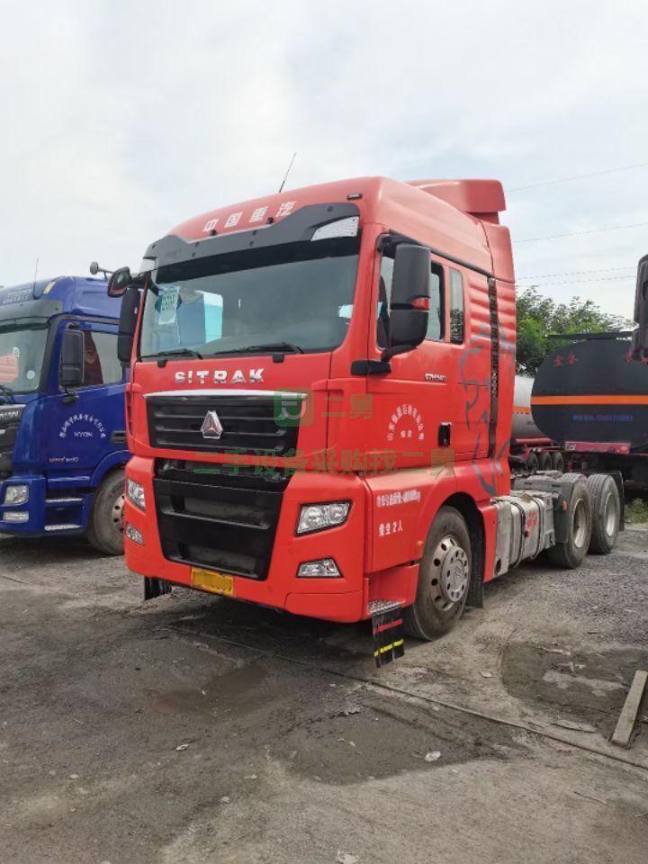 出售19年7月汕德卡C7H-540馬力帶液緩，國五排放 雙驅輕體牽引車