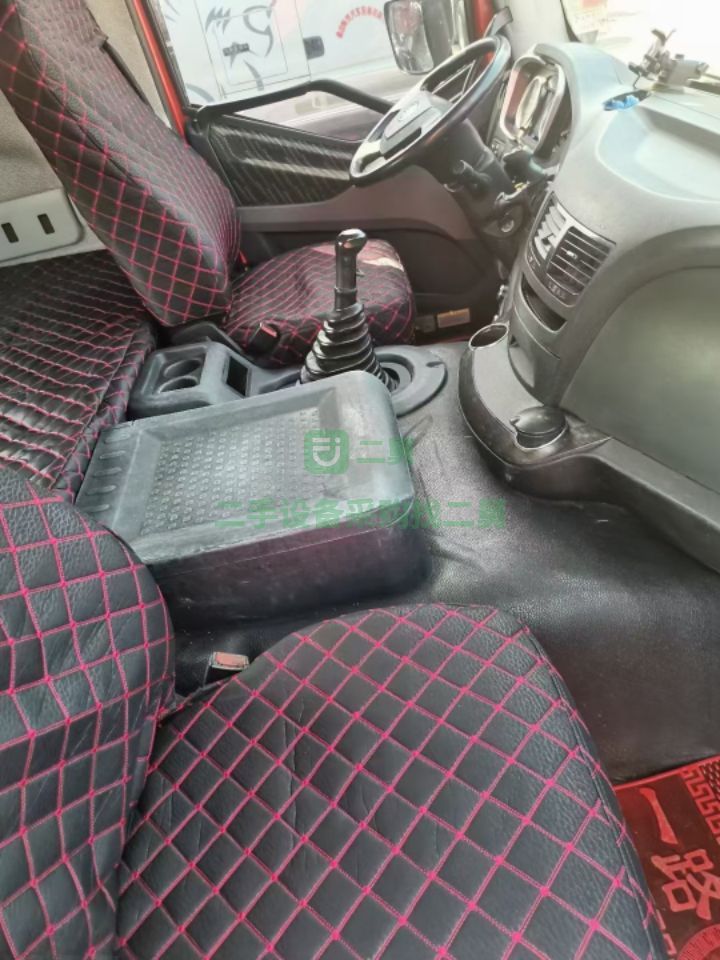 出售19年二手解放J6P-420馬力國五牽引車