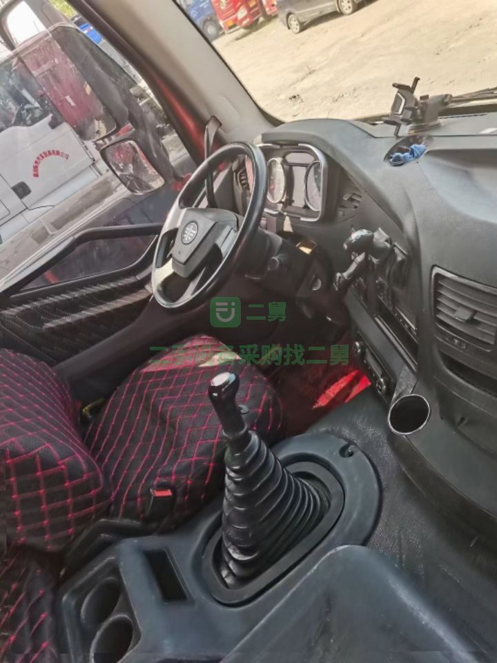 出售19年二手解放J6P-420馬力國五牽引車