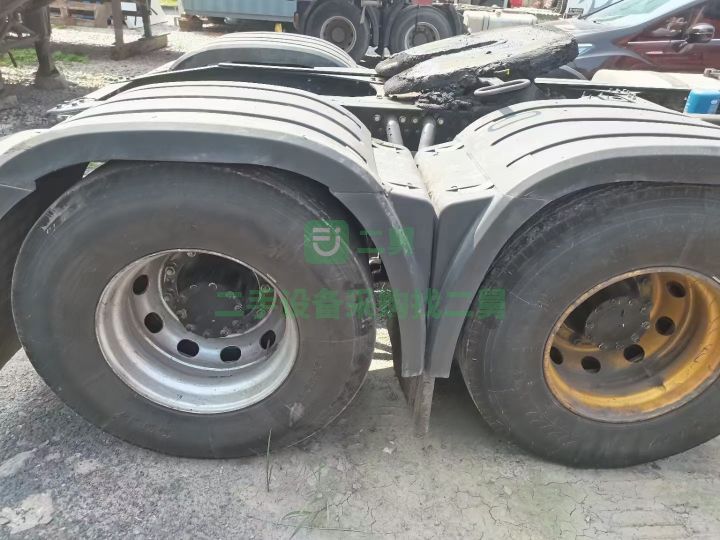 出售19年二手解放J6P-420馬力國五牽引車