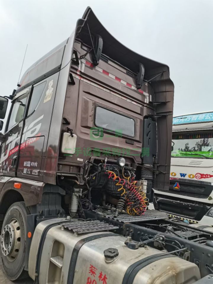 出售19年解放JH6帶液緩550馬力濰柴發動機牽引車，手續齊全可分期