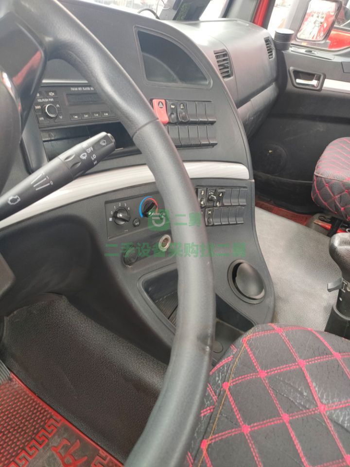 出售19年限高神器矮頂德龍M3000雙驅復合板牽引車可分期